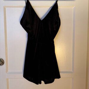 Velvet backless short romper